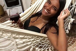 Depois de tomar um bom vinho chamamos novinha de 18 anos para comemorar o aniversário dela no wag   Pitbull Porn Jasmine Santanna  Completo no head   Sexmex Hardcore