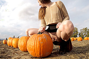 PREVIEW - Public upskirt demonstrating at the pumpkin patch